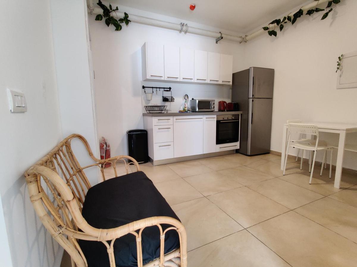 Begin19 Apartments & Hostel Tel Aviv Eksteriør billede