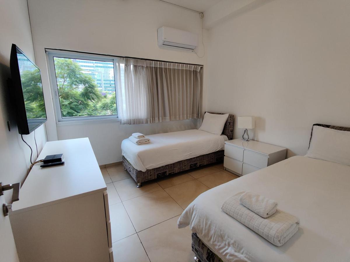 Begin19 Apartments & Hostel Tel Aviv Eksteriør billede