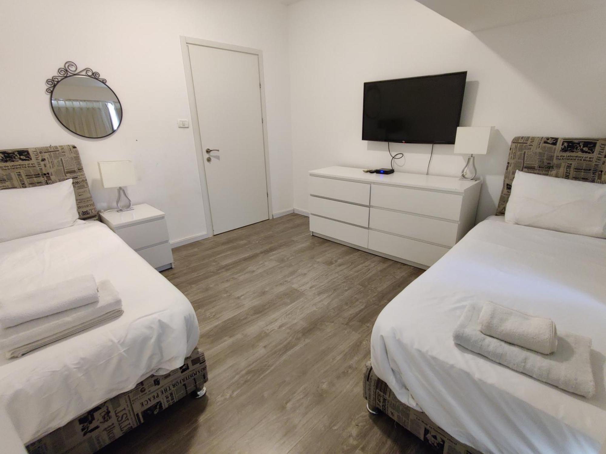 Begin19 Apartments & Hostel Tel Aviv Værelse billede
