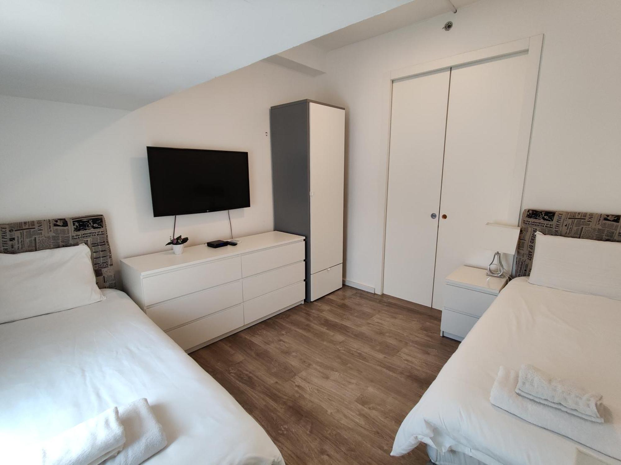 Begin19 Apartments & Hostel Tel Aviv Værelse billede