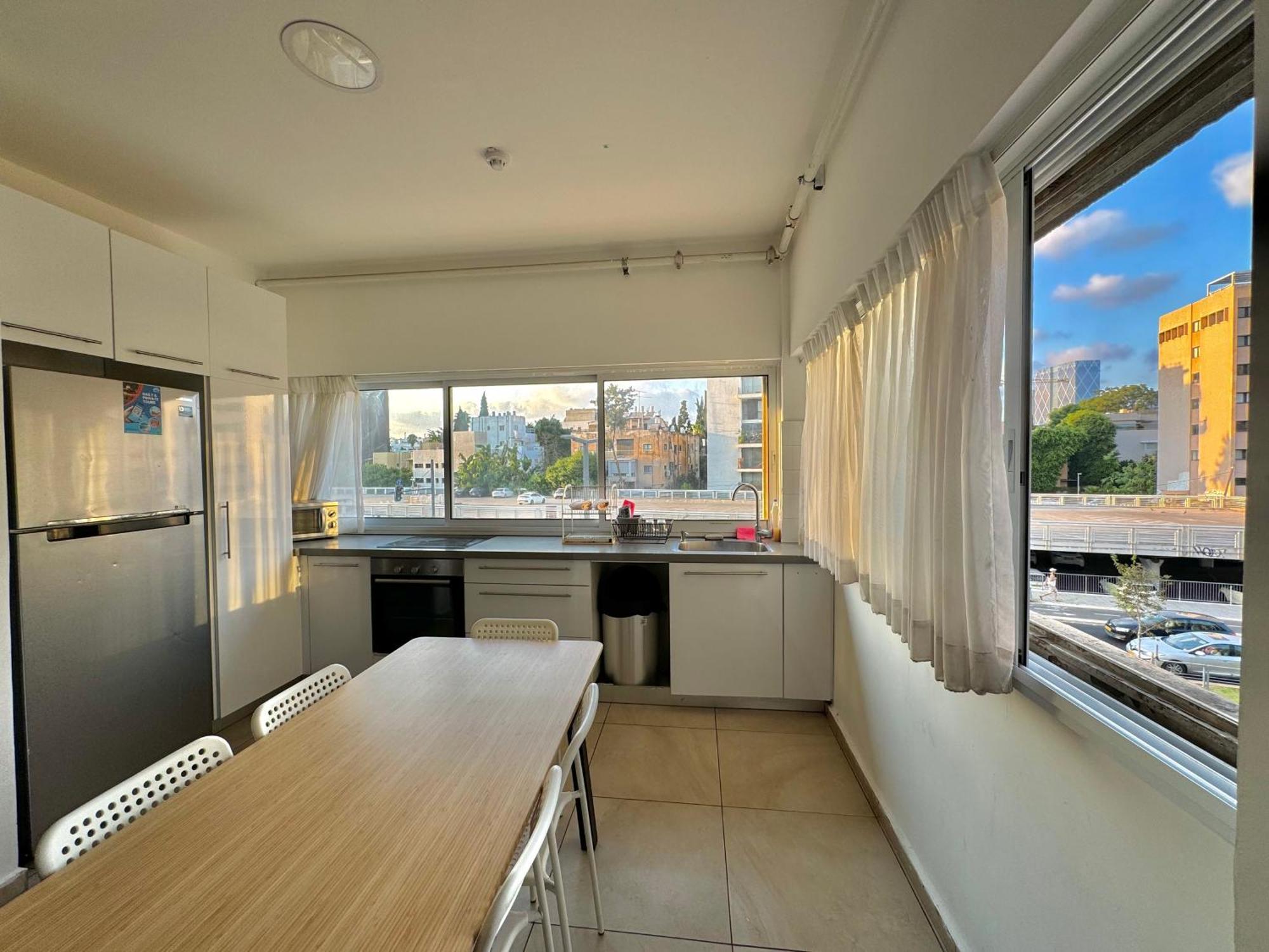 Begin19 Apartments & Hostel Tel Aviv Værelse billede