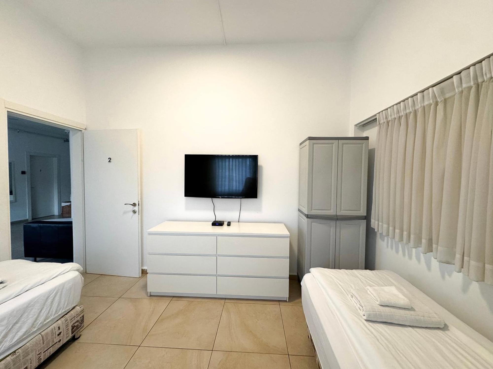 Begin19 Apartments & Hostel Tel Aviv Eksteriør billede
